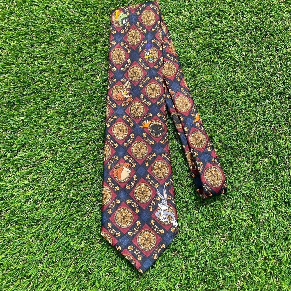 Vintage 1996 Warner Bros. Looney Tunes Mania tie 100% polyester